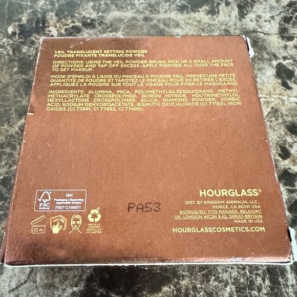Hourglass Veil Translucent Setting Powder – Translucent Deep (New in Box) - Picture 3 of 8